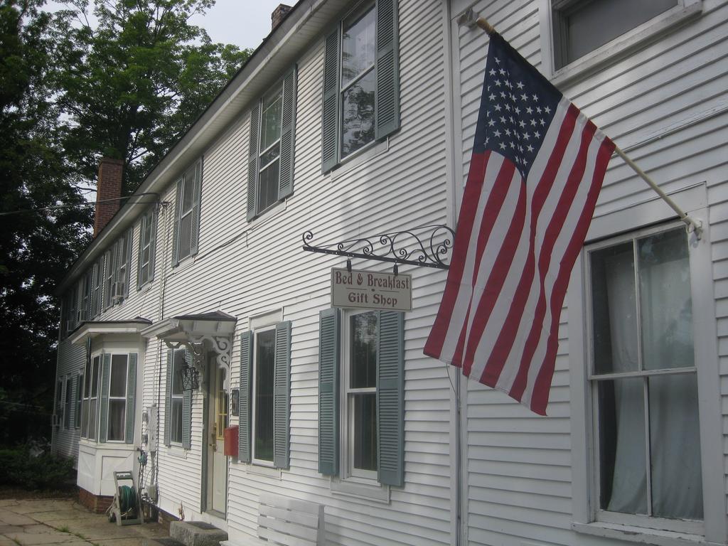 The Bridges Inn At Whitcomb House B&B Swanzey エクステリア 写真