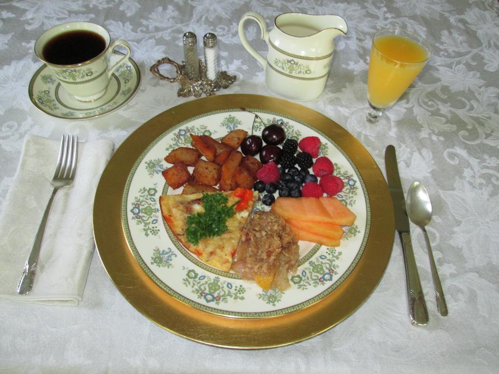 The Bridges Inn At Whitcomb House B&B Swanzey エクステリア 写真