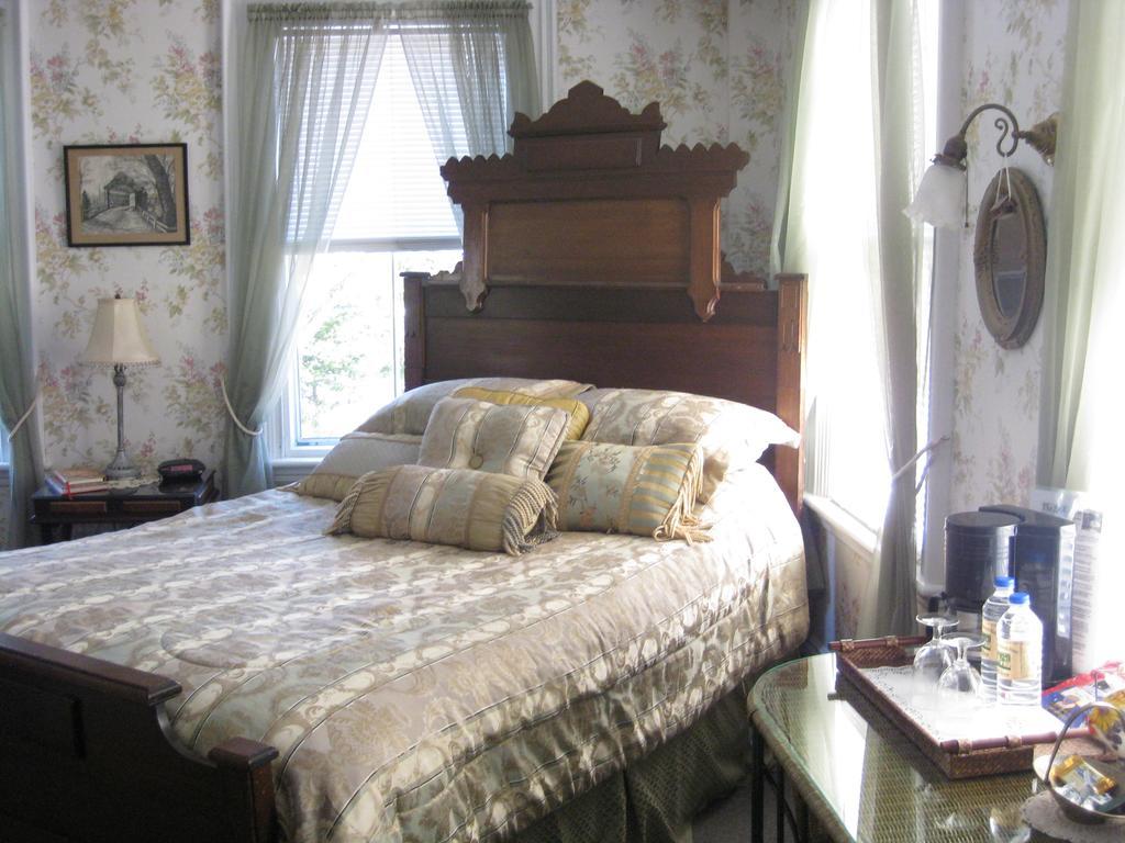 The Bridges Inn At Whitcomb House B&B Swanzey エクステリア 写真