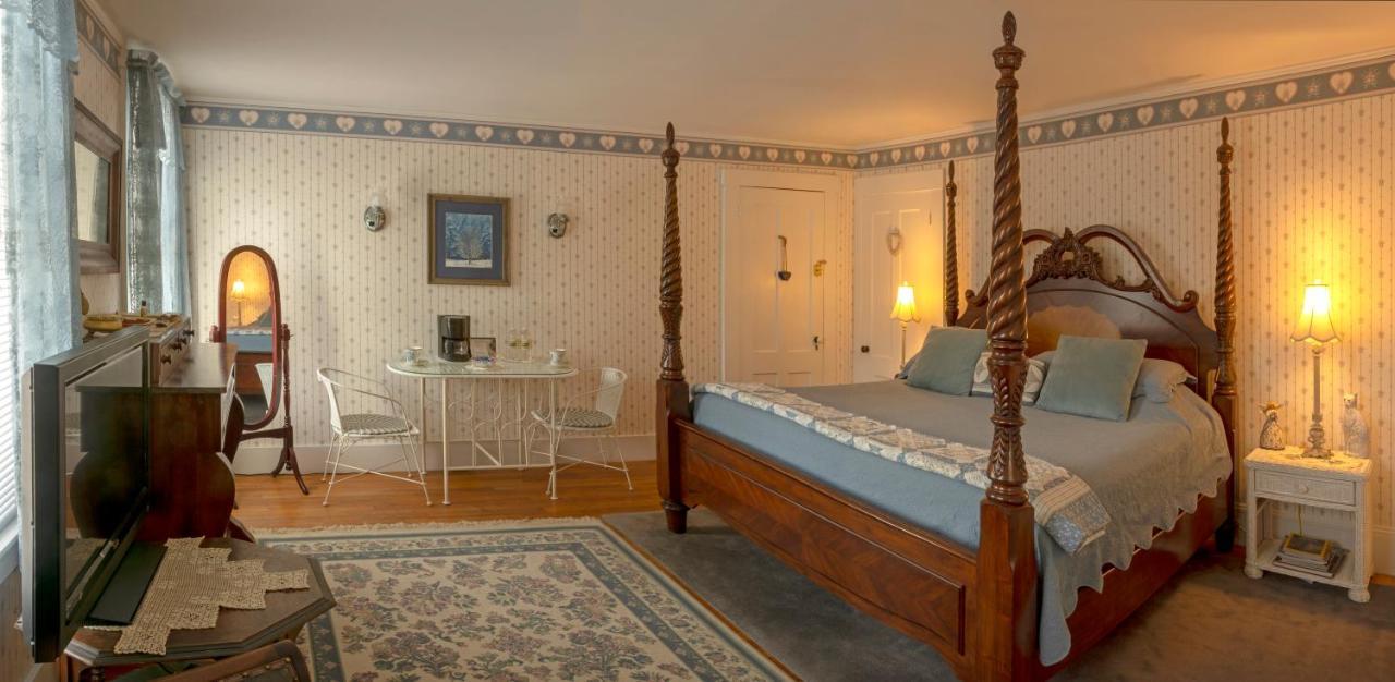 The Bridges Inn At Whitcomb House B&B Swanzey エクステリア 写真